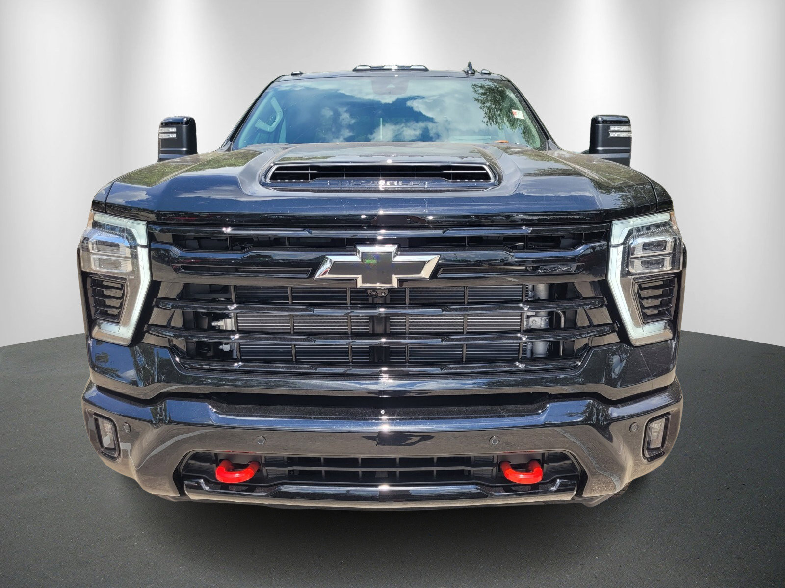 2025 Chevrolet Silverado 2500HD LTZ photo 2