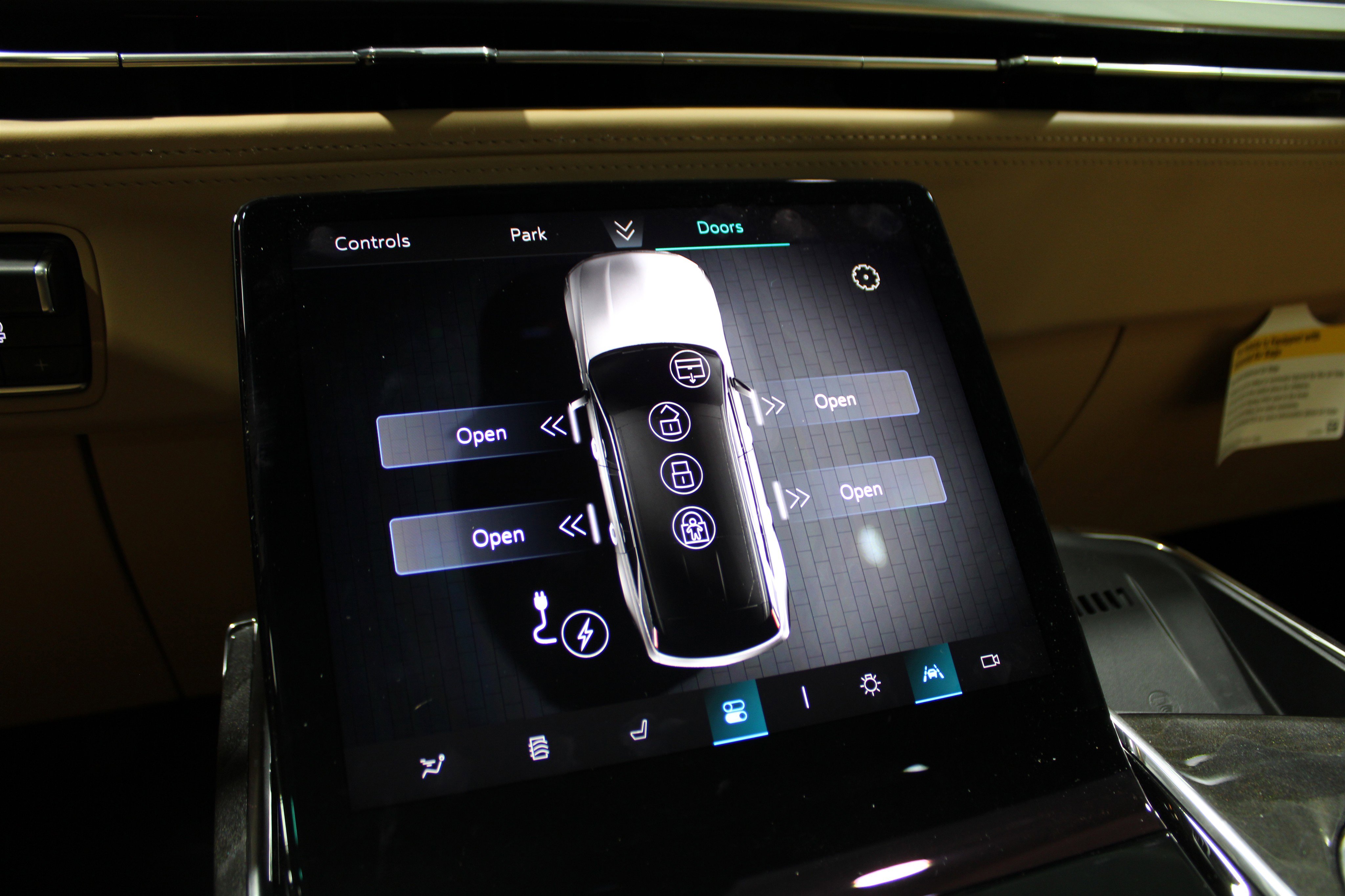 2025 Cadillac Escalade IQ Luxury photo 18