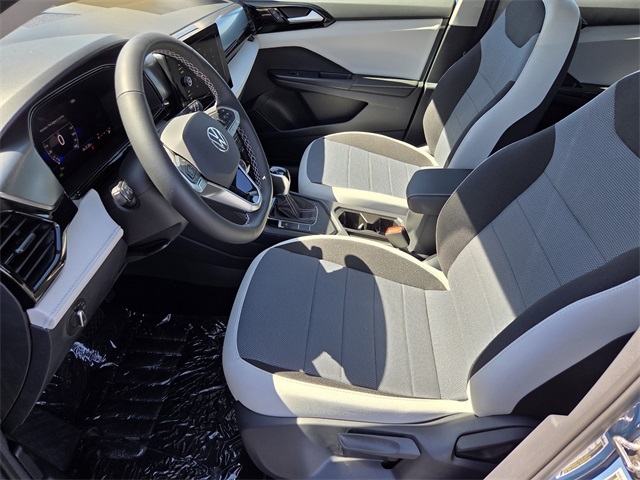 2025 Volkswagen Taos S photo 6
