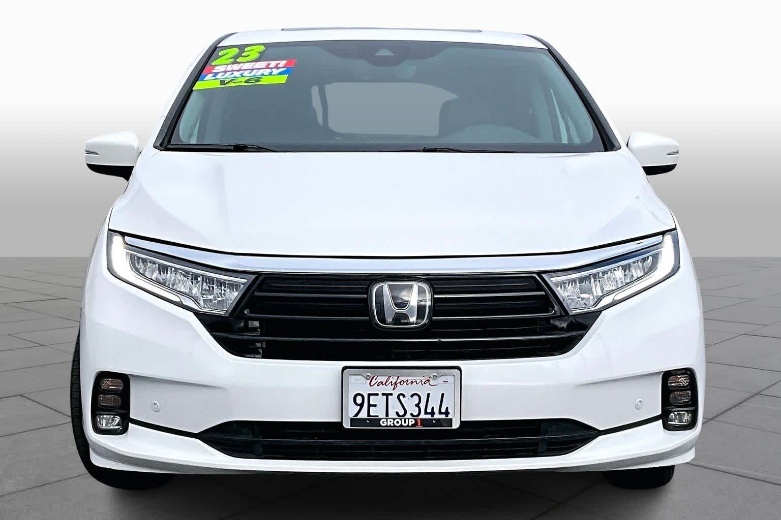 2023 Honda Odyssey Touring photo 3