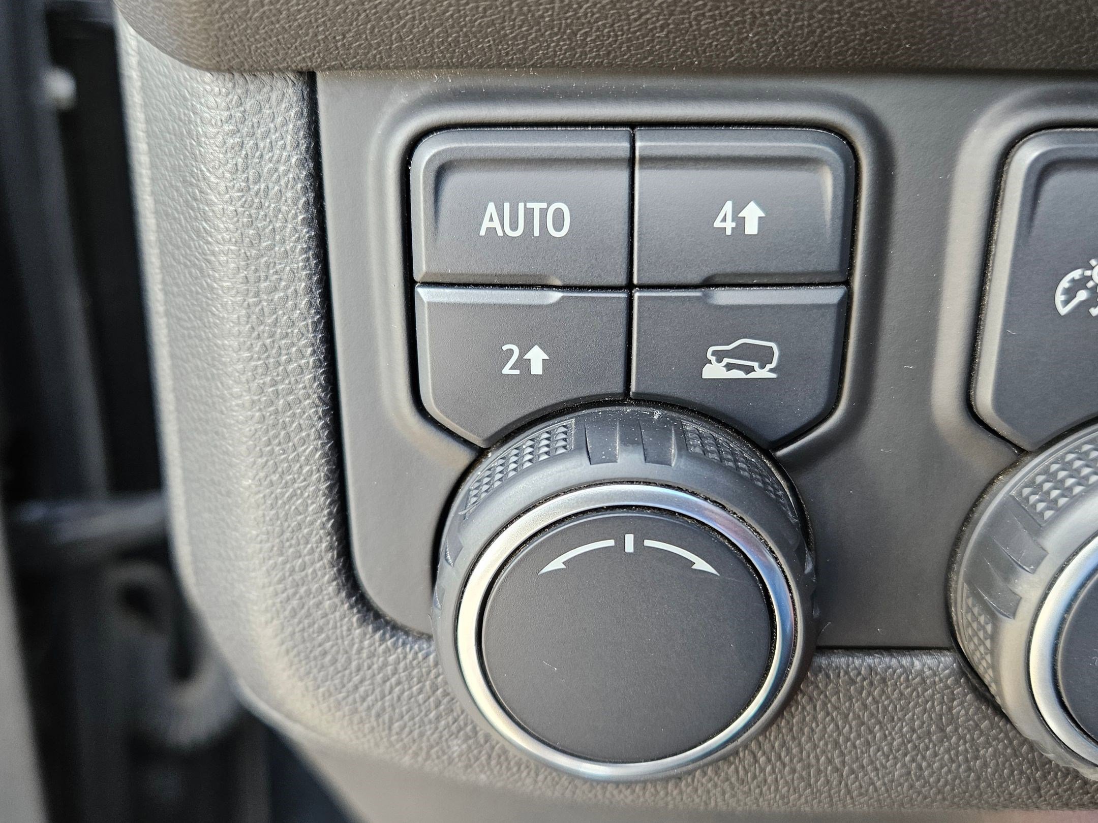 2021 Chevrolet Tahoe LT photo 25