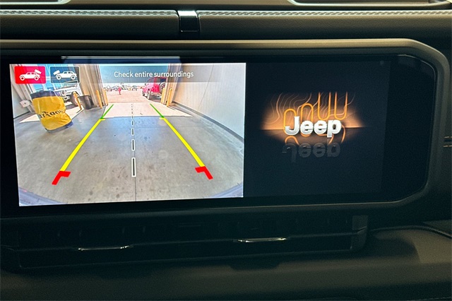 2025 Jeep Wrangler Sahara photo 19