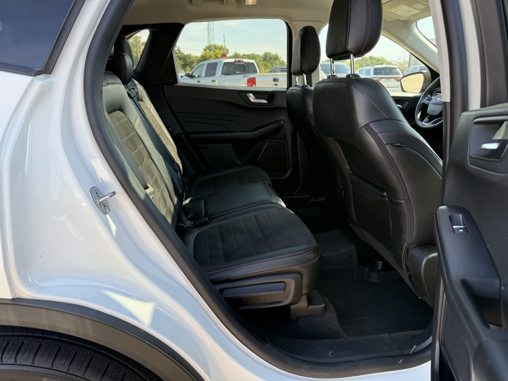 2022 Ford Escape SEL photo 23