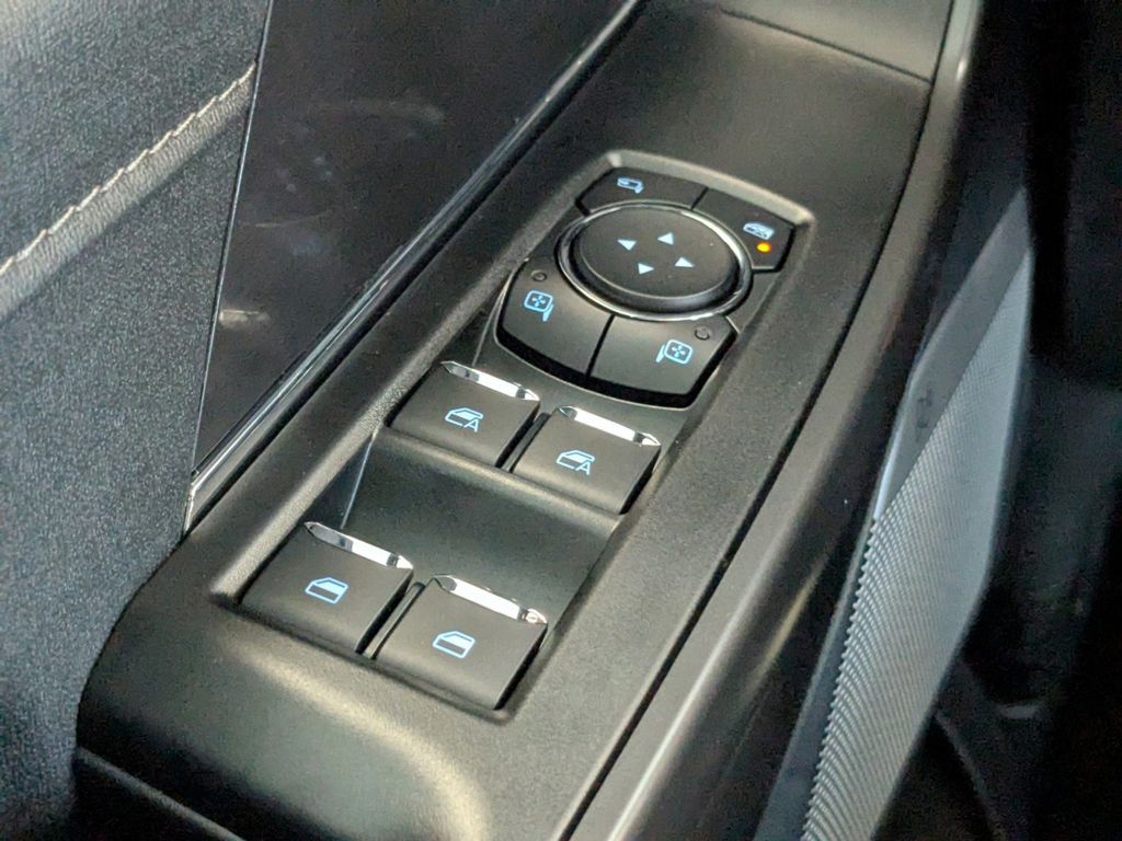 2025 Ford F-150 Lariat photo 20