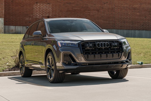2025 Audi Q7 Premium Plus