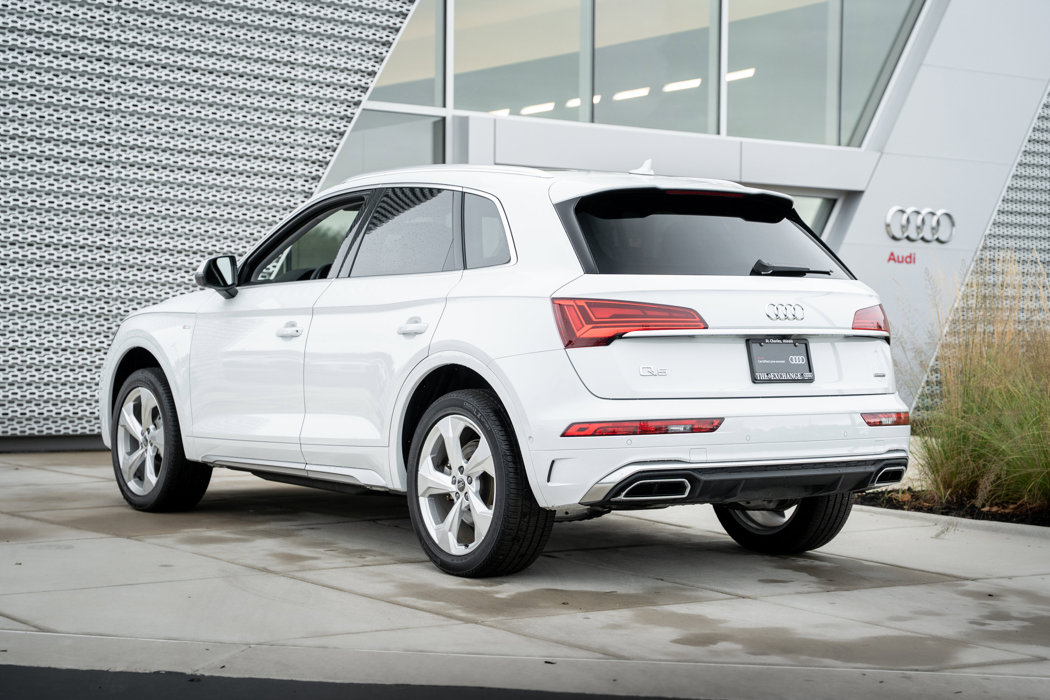 2023 Audi Q5 S line Premium Prestige photo 2