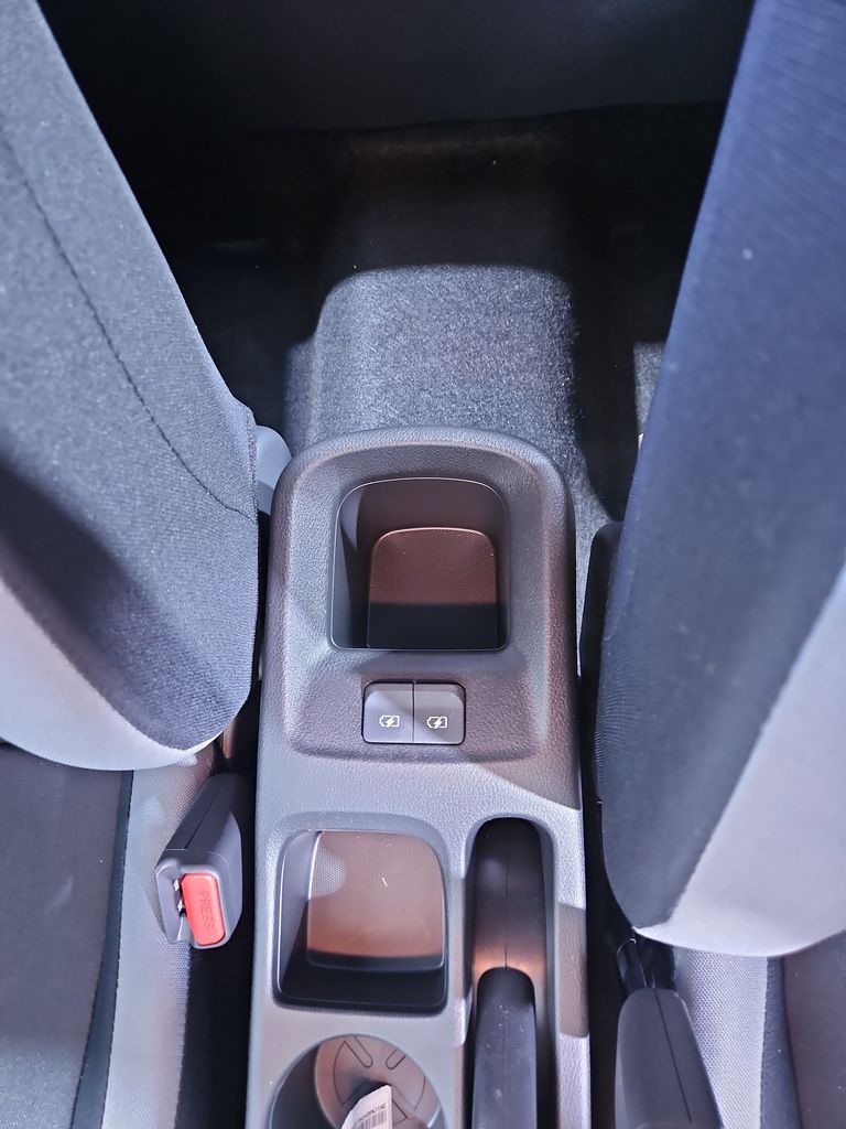 2025 Nissan Versa 1.6 S photo 23