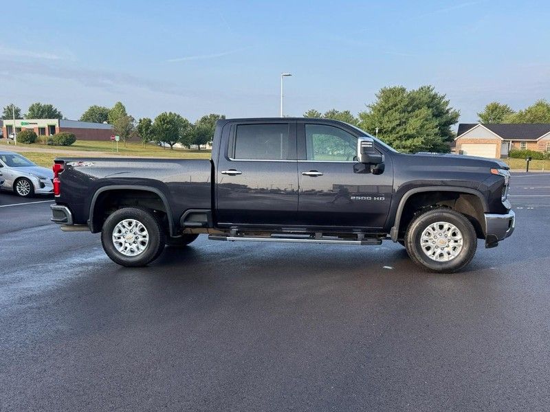 2024 Chevrolet Silverado 2500HD LTZ photo 2