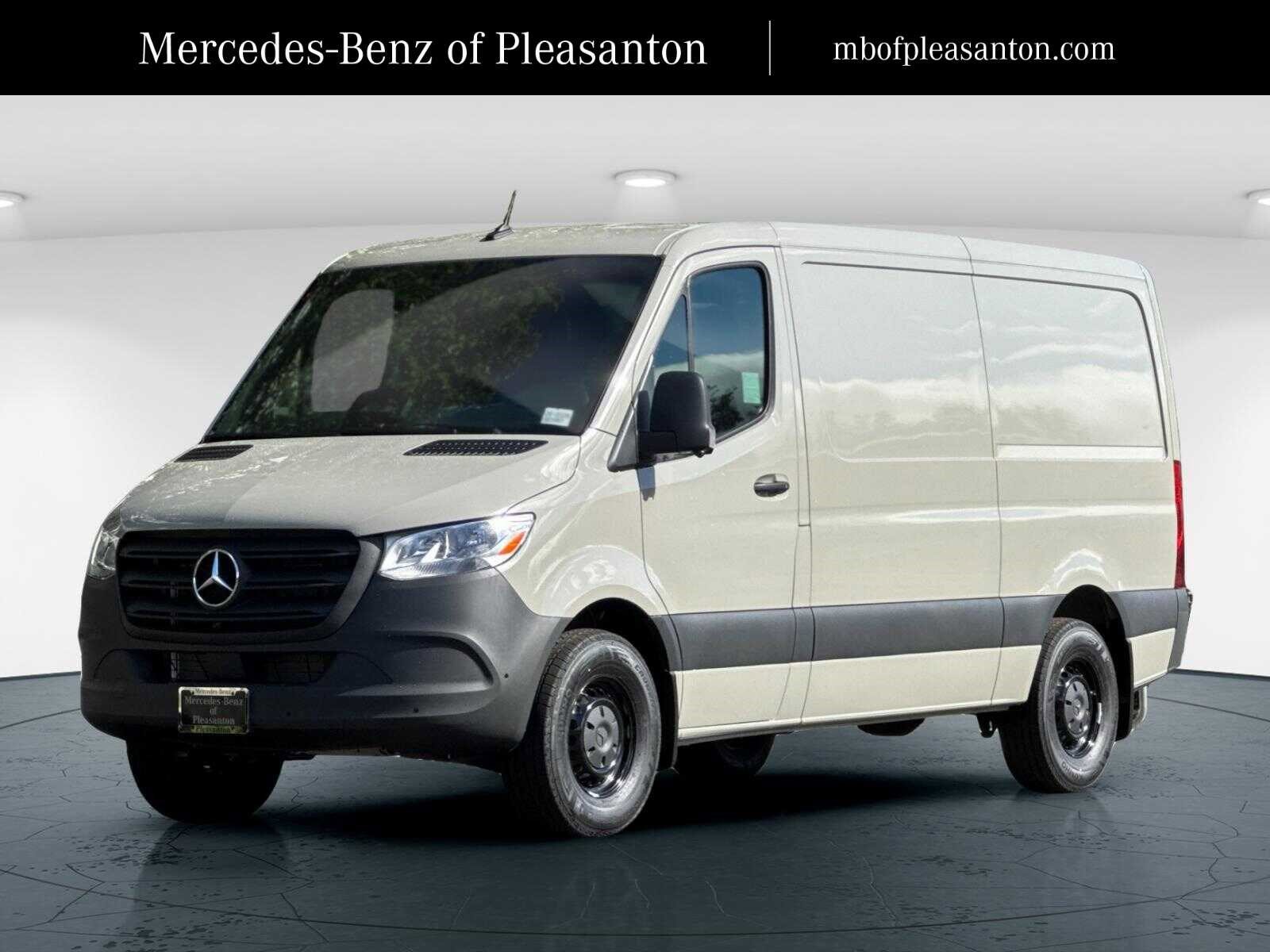 2026 Mercedes-Benz Sprinter Cargo Van Base's photo