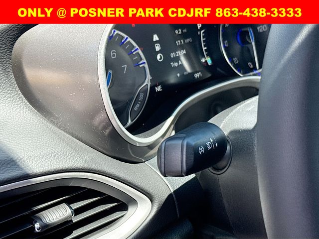 2026 Chrysler Voyager LX photo 10