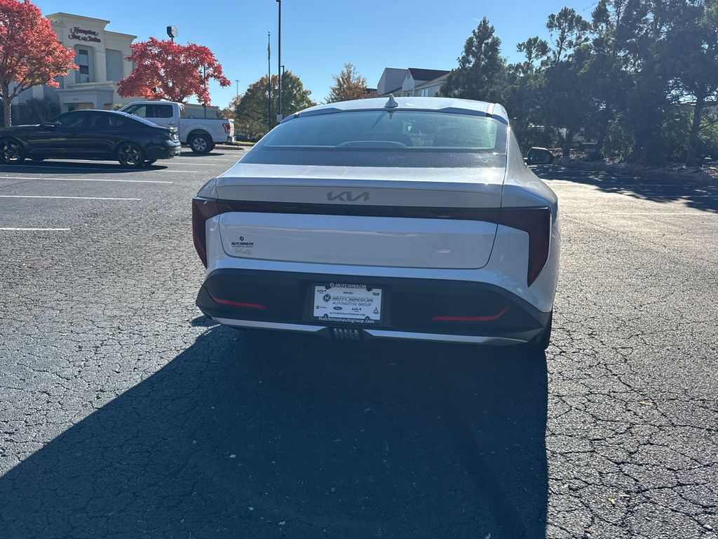 2025 Kia K4 LXS photo 3