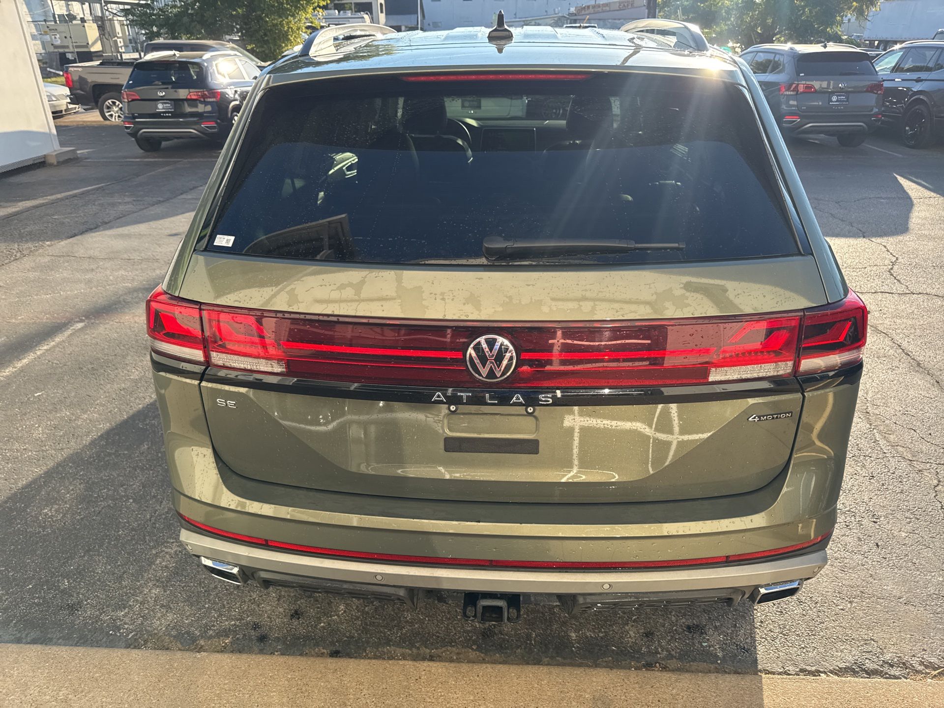 2025 Volkswagen Atlas Peak Edition SE photo 2