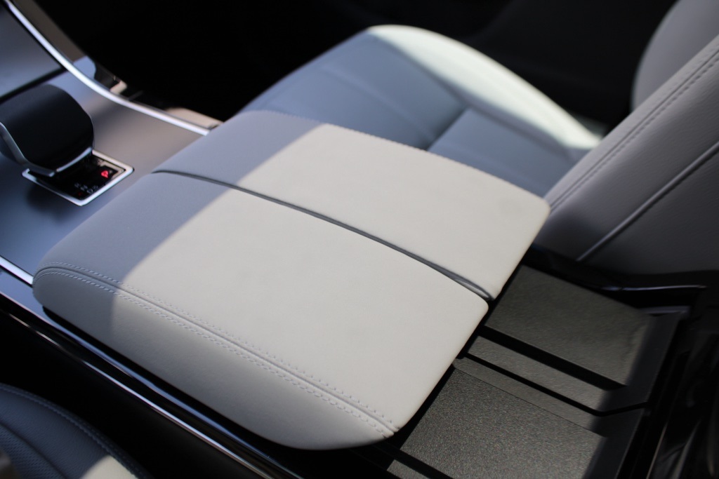 2026 Land Rover Range Rover Evoque S photo 21