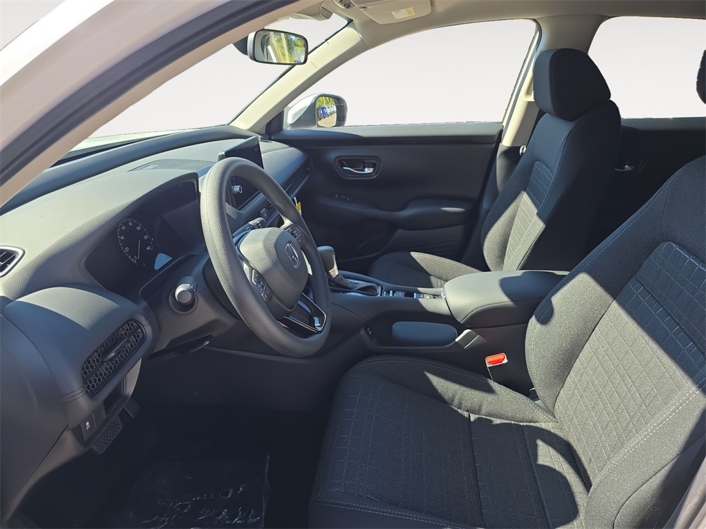 2026 Honda HR-V LX photo 9