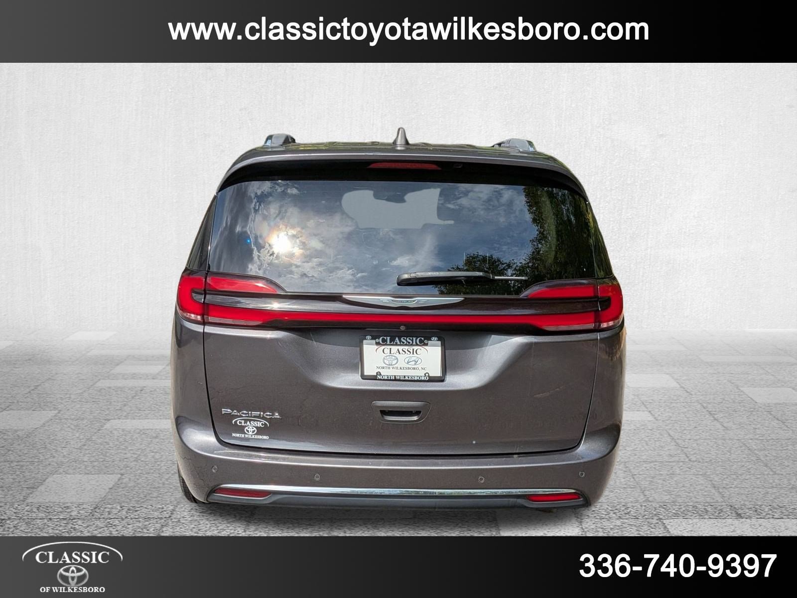 2021 Chrysler Pacifica Touring L photo 6