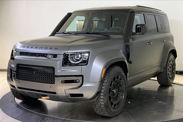2025 Land Rover Defender Octa Edition One's photo