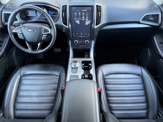 2022 Ford Edge SEL photo 16