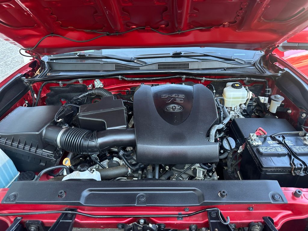 2021 Toyota Tacoma TRD Off-Road photo 21
