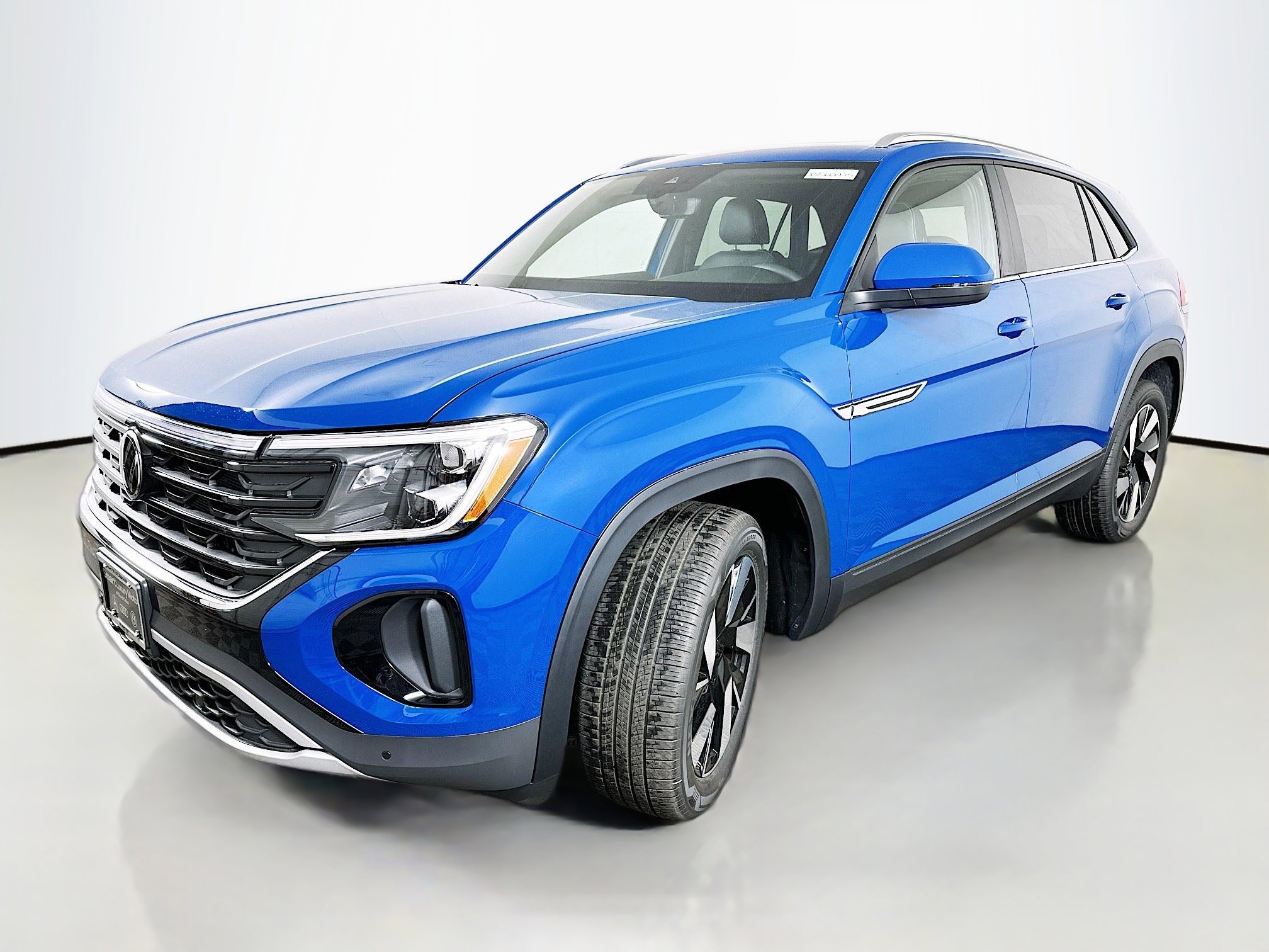 2025 Volkswagen Atlas Cross Sport SE Technology photo 3