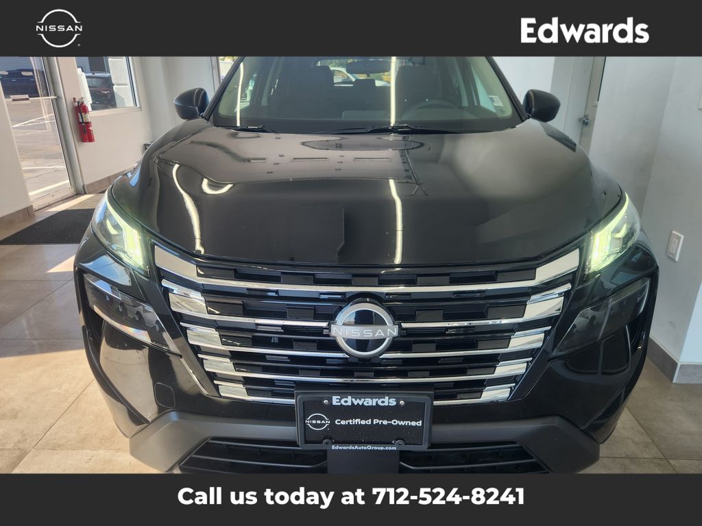 2025 Nissan Rogue S AWD photo 3