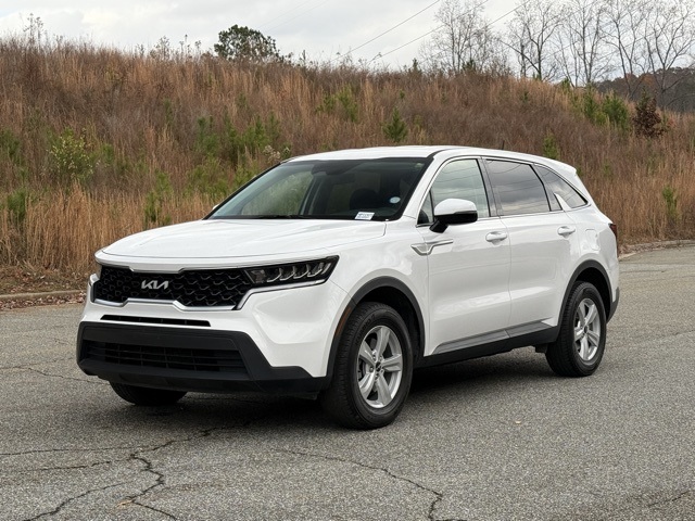 2022 Kia Sorento LX's photo