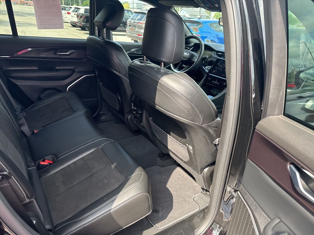 2022 Jeep Grand Cherokee Altitude photo 9