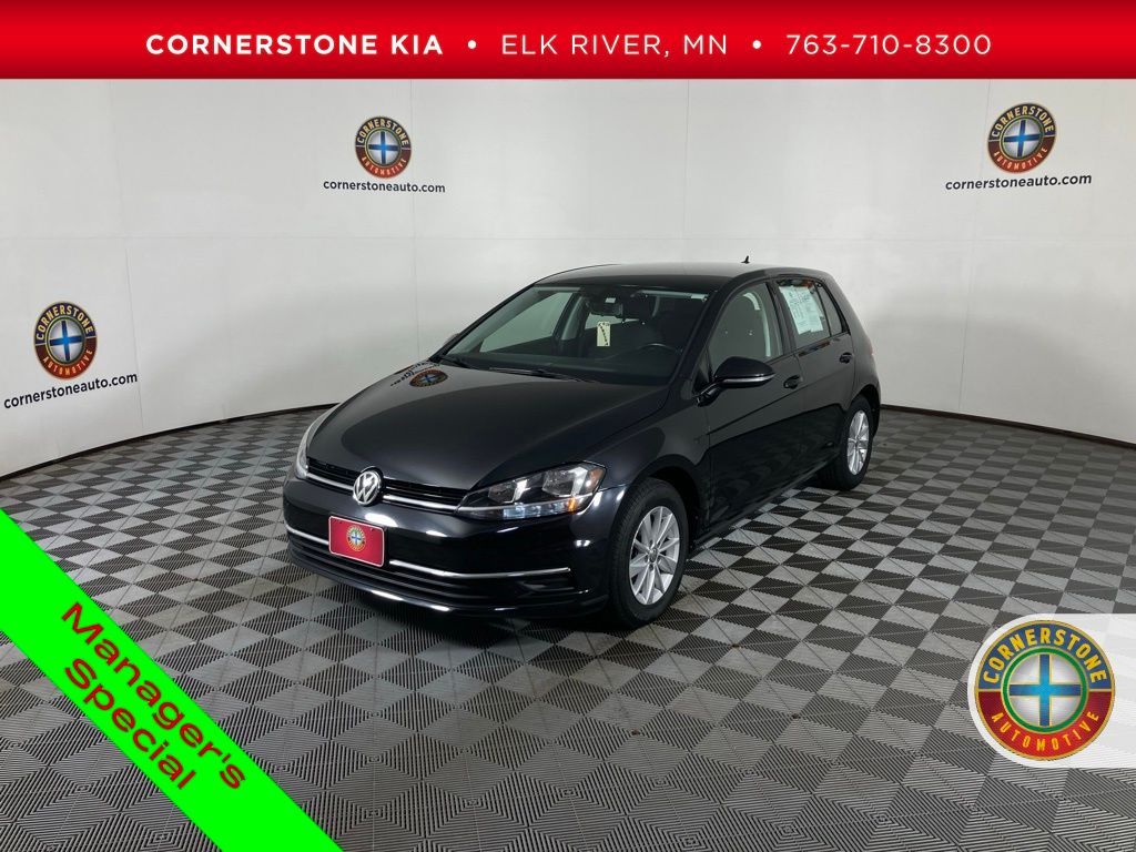 2018 Volkswagen Golf S's photo