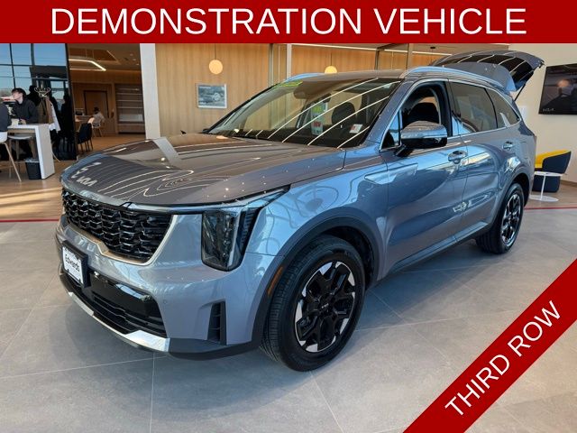 2025 Kia Sorento S's photo