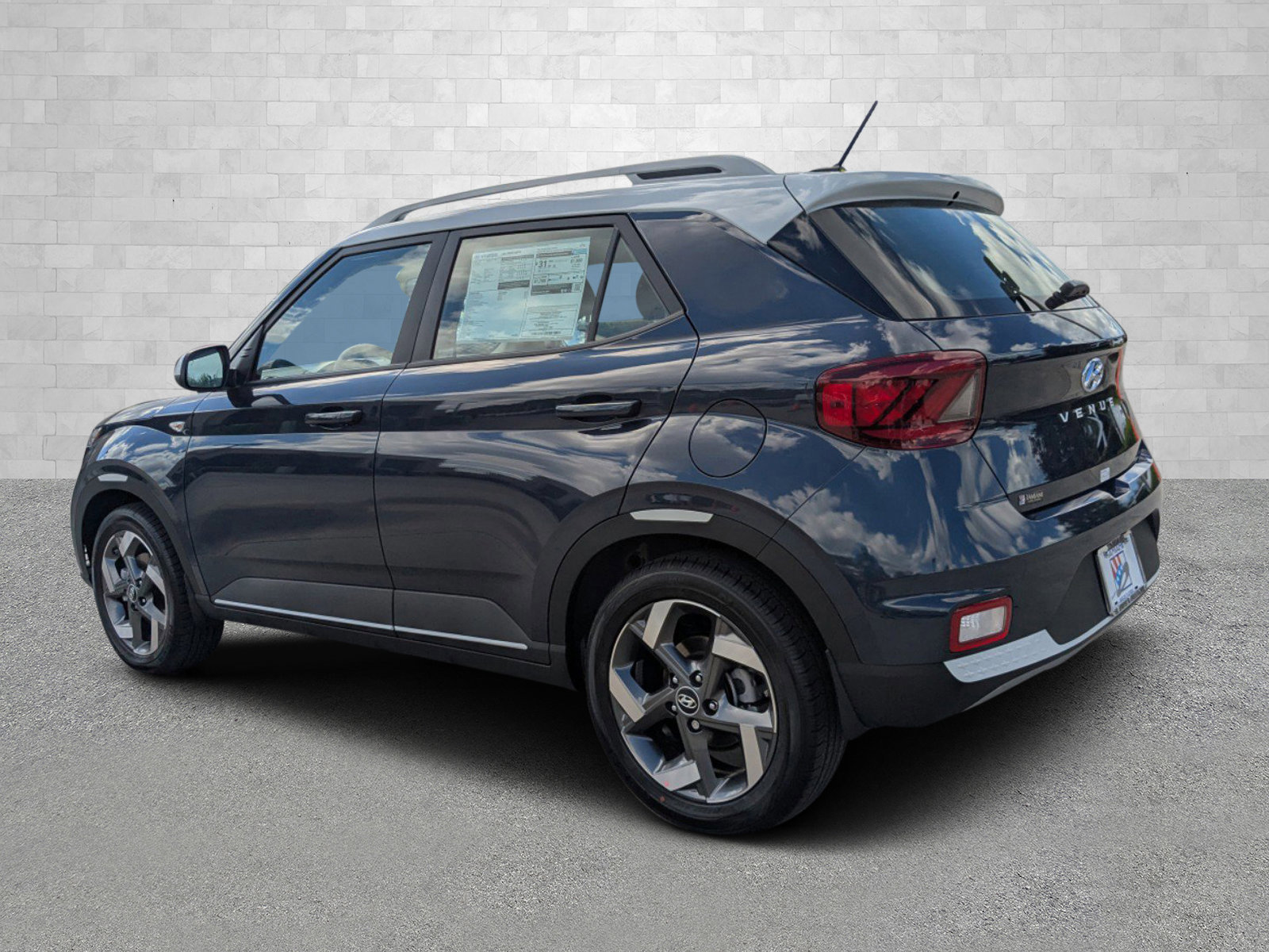 2025 Hyundai Venue Limited photo 4