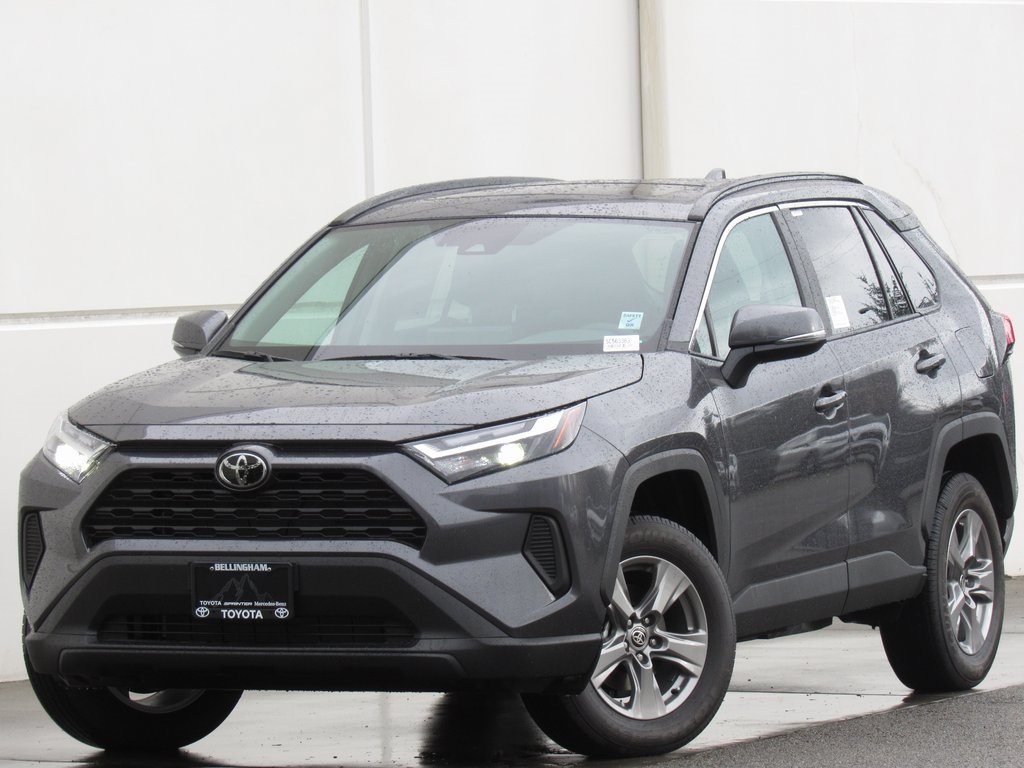 2025 Toyota RAV4 XLE's photo