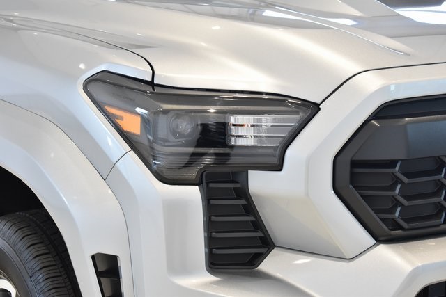 2025 Toyota Tacoma TRD Sport photo 2