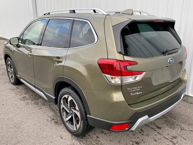 2023 Subaru Forester Touring photo 4