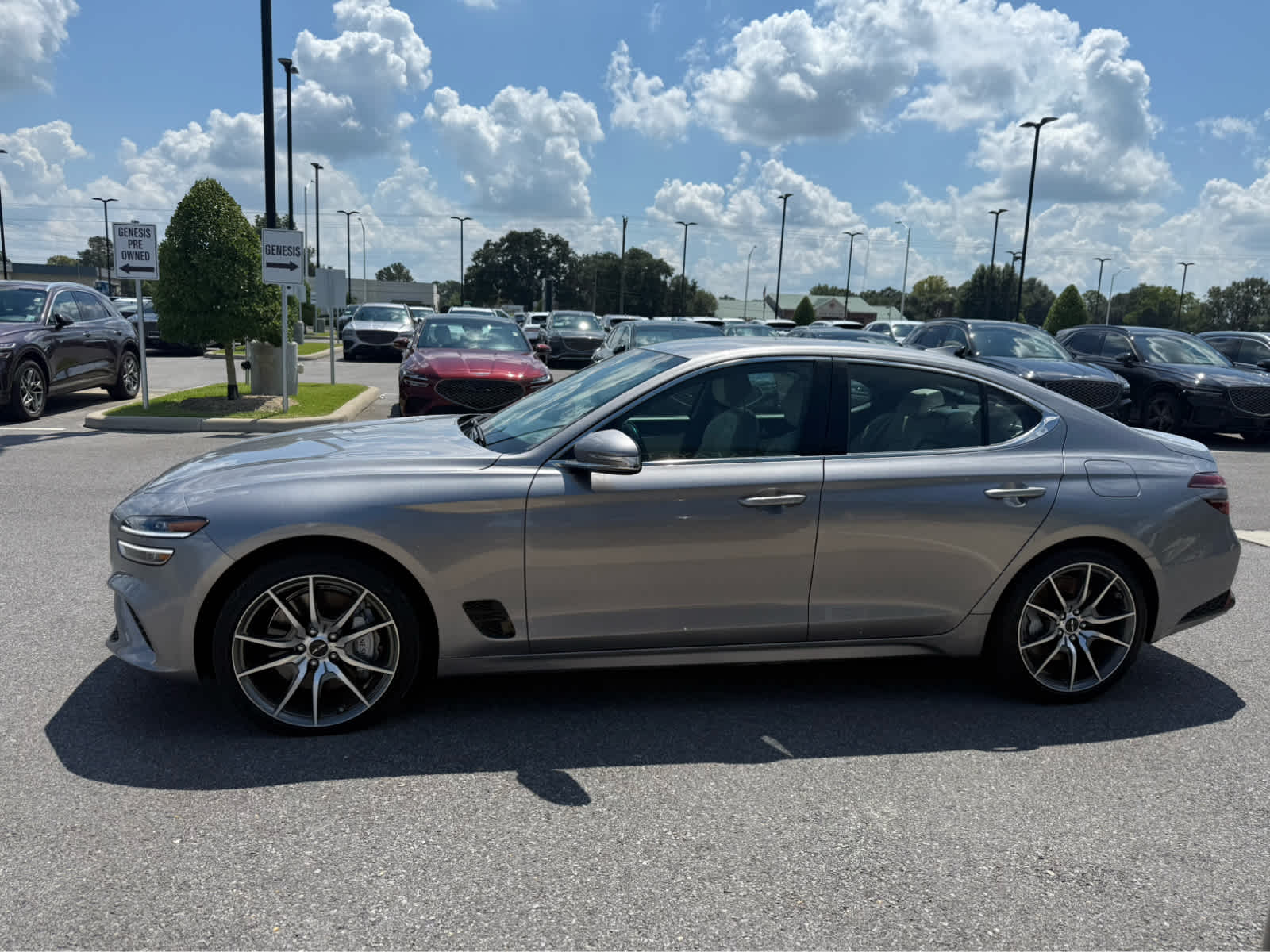 2024 Genesis G70 2.5T photo 4