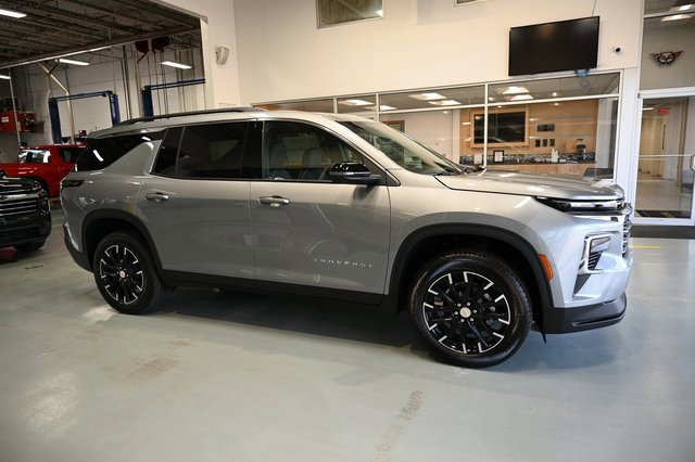 2026 Chevrolet Traverse photo 3