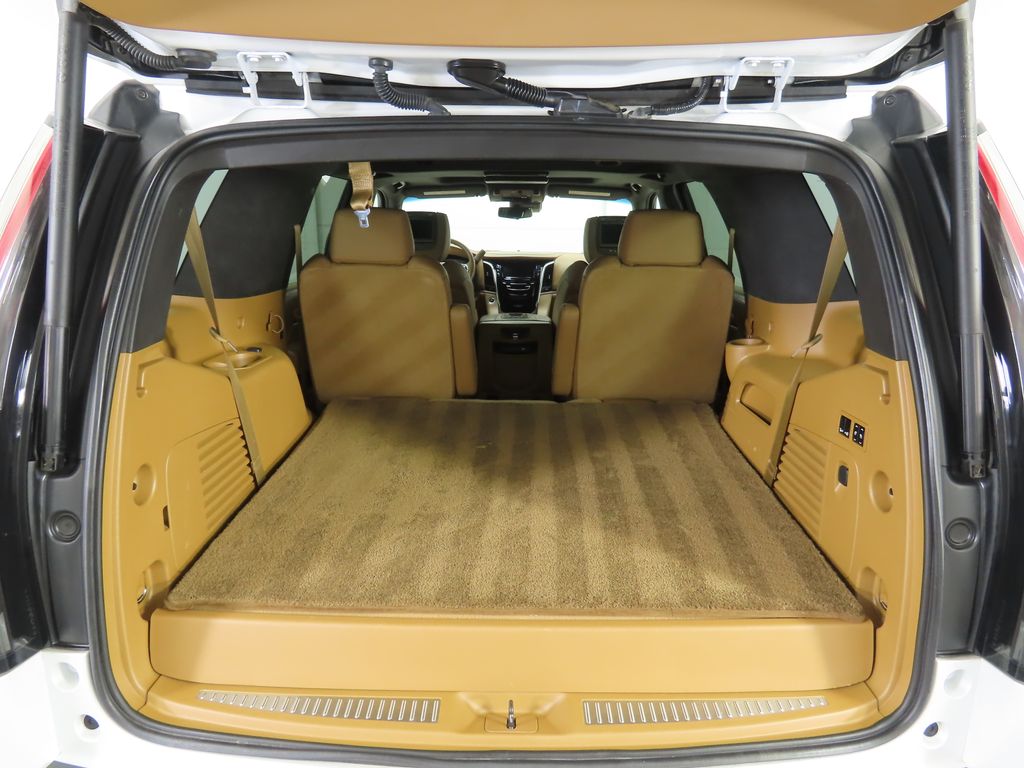 2017 Cadillac Escalade Platinum photo 27