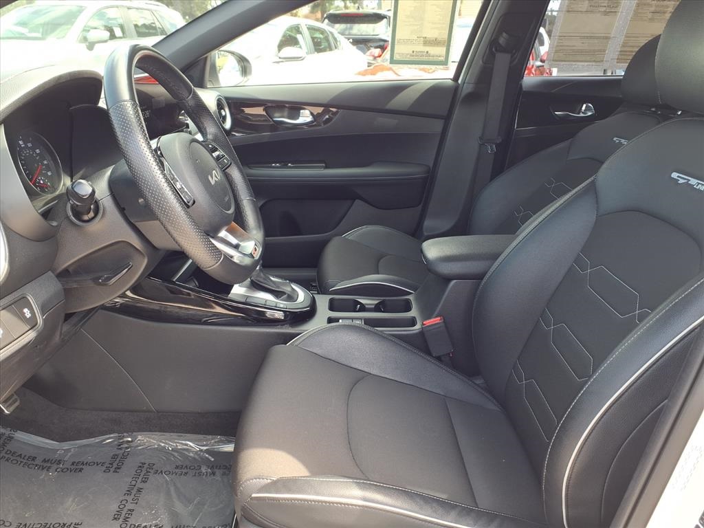 2023 Kia Forte GT-Line photo 9