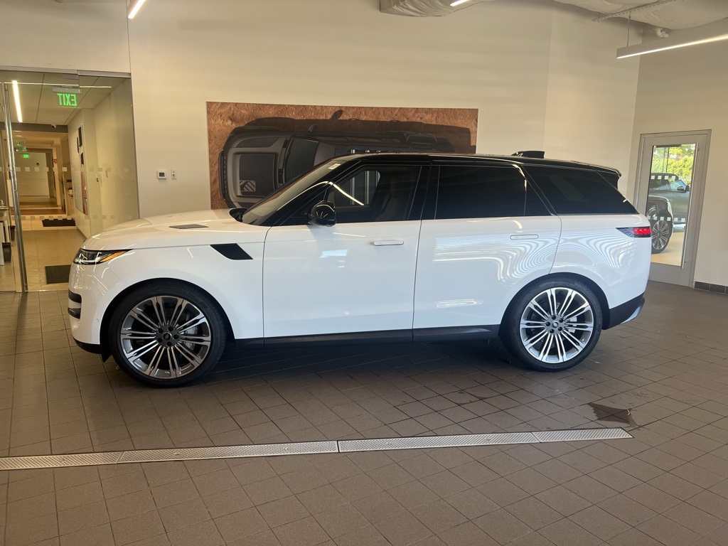 2025 Land Rover Range Rover Sport SE photo 2