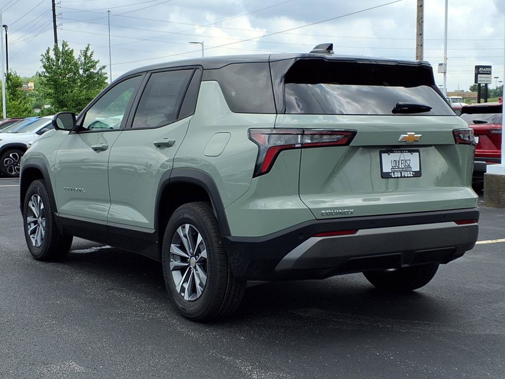 2026 Chevrolet Equinox LT photo 4