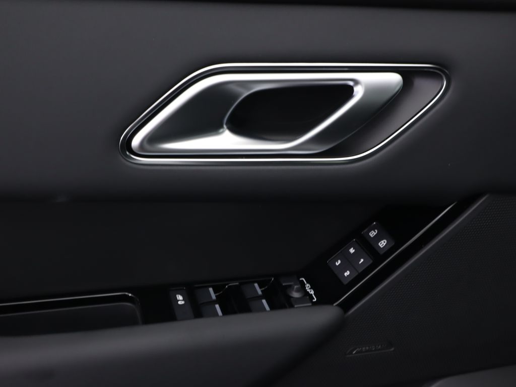 2026 Land Rover Range Rover Velar S photo 21