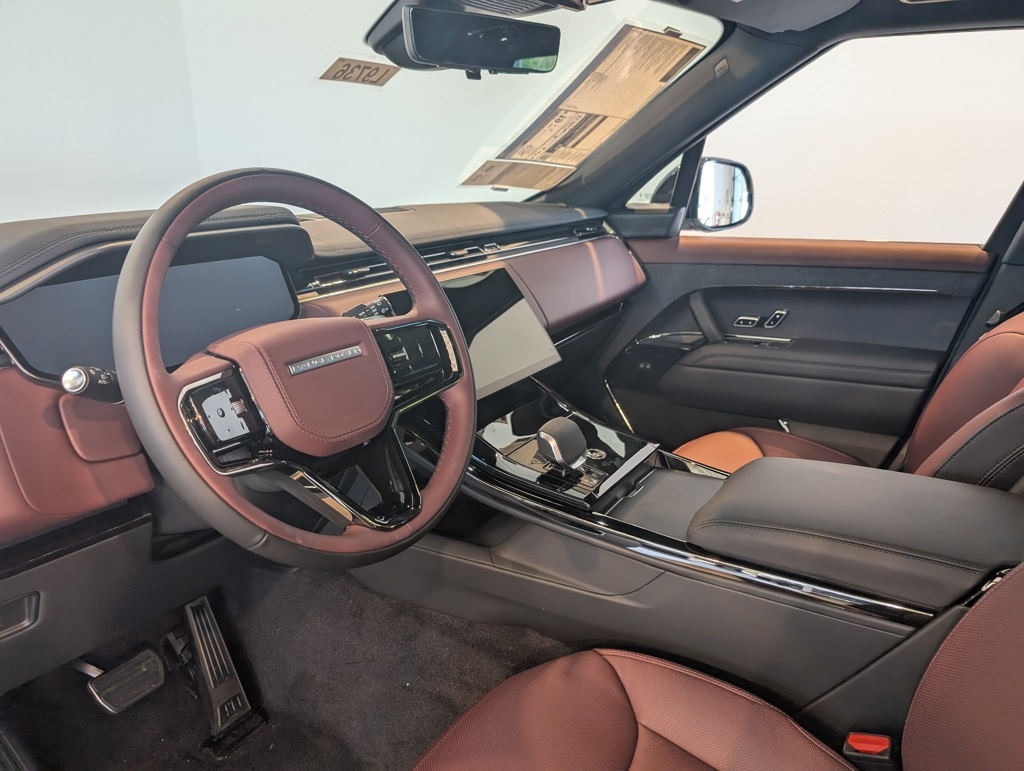 2025 Land Rover Range Rover Sport SE photo 10