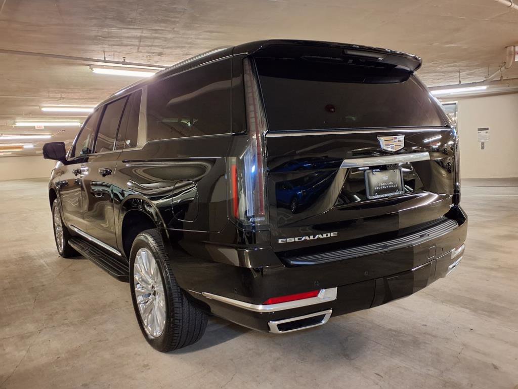 2025 Cadillac Escalade ESV Premium Luxury photo 6