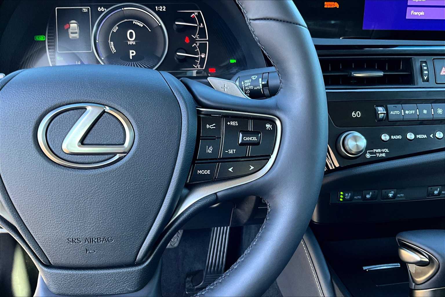 2025 Lexus ES 300h photo 22