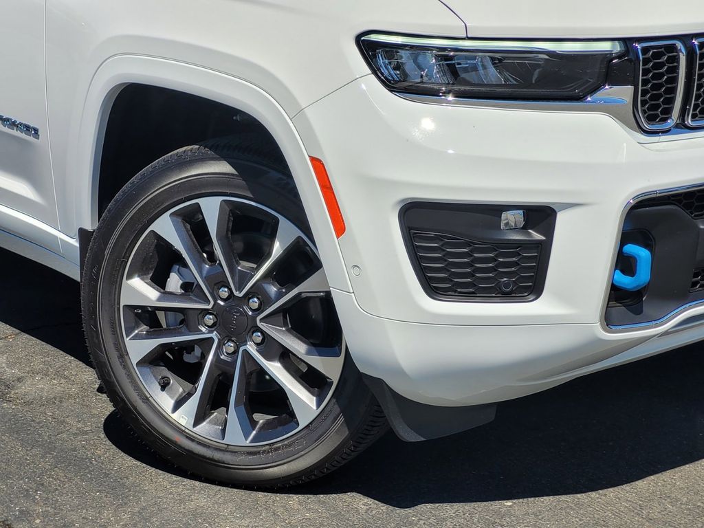 2023 Jeep Grand Cherokee Overland 4xe photo 2