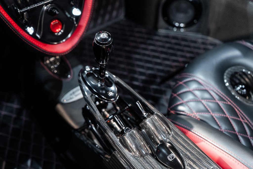 2017 Pagani Huayra photo 29