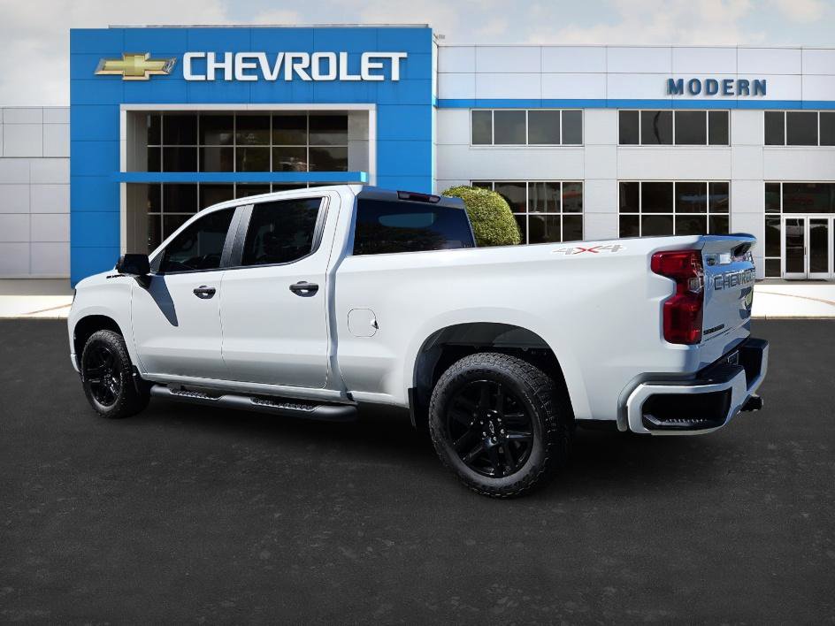2025 Chevrolet Silverado 1500 Custom photo 3