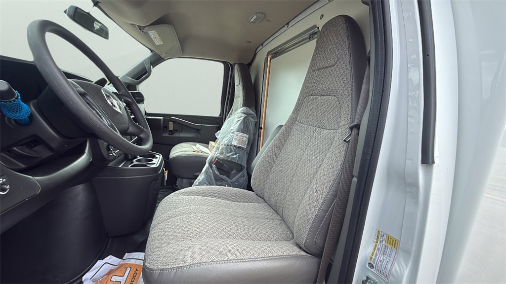 2025 Gmc Savana Cutaway 3500 photo 10