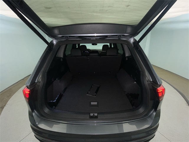 2022 Volkswagen Tiguan SE R-Line Black photo 24