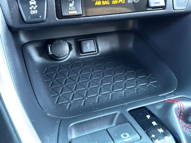 2021 Toyota RAV4 Prime XLE Premium photo 9