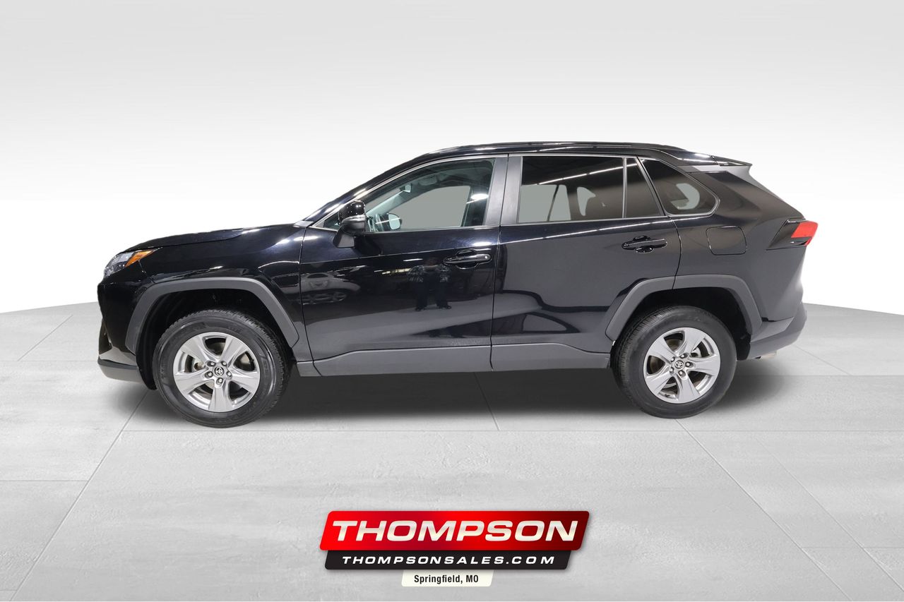 2024 Toyota RAV4 XLE's photo