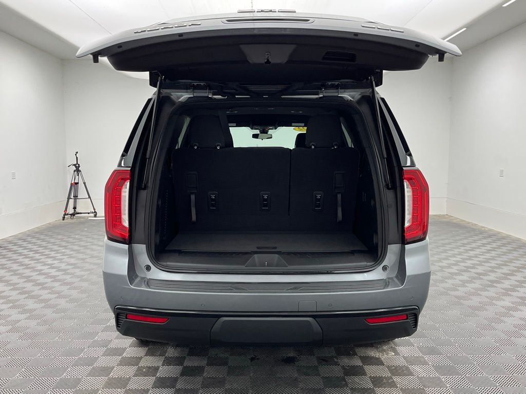 2022 Gmc Yukon SLE photo 4